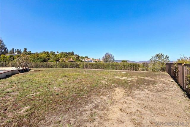17648 Valle Verde Rd, Poway, CA 92064