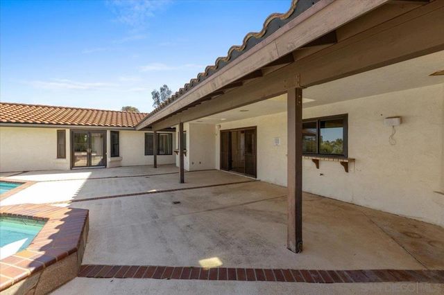 17648 Valle Verde Rd, Poway, CA 92064