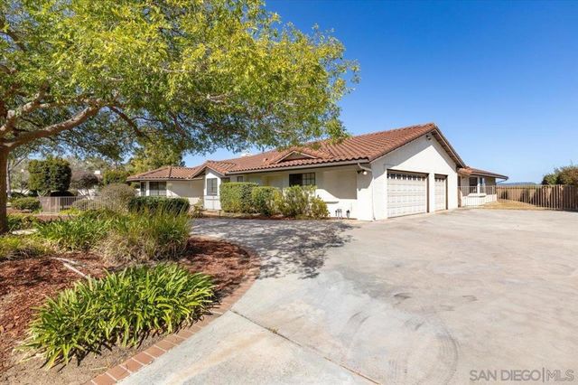 17648 Valle Verde Rd, Poway, CA 92064