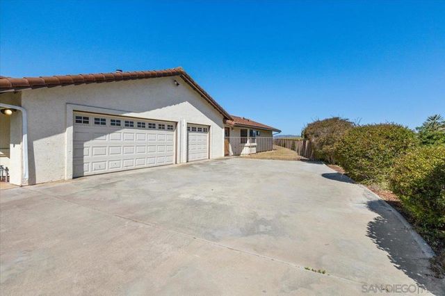 17648 Valle Verde Rd, Poway, CA 92064
