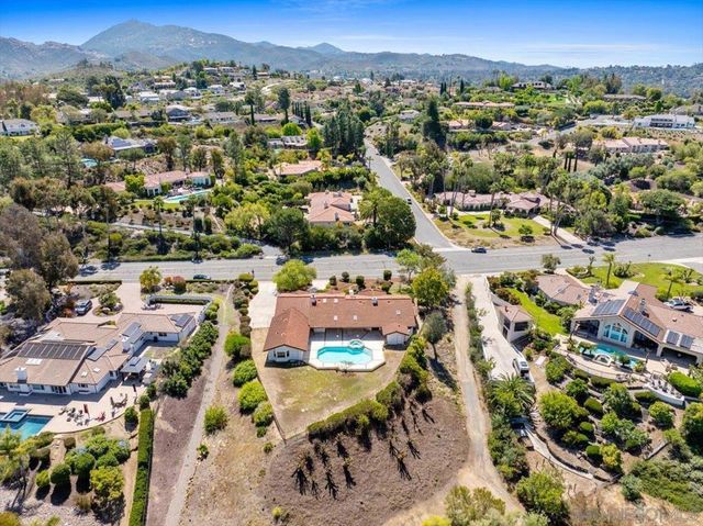 17648 Valle Verde Rd, Poway, CA 92064