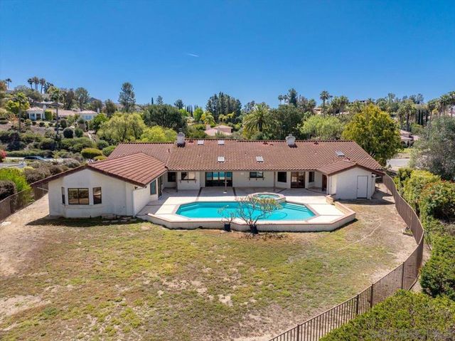 17648 Valle Verde Rd, Poway, CA 92064