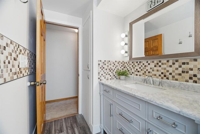 88 FOSTER COURT, Appleton, WI 54915