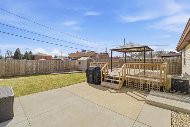 88 FOSTER COURT, Appleton, WI 54915