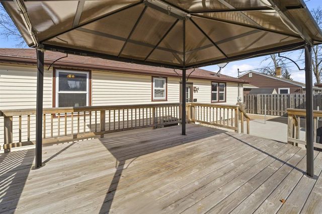 88 FOSTER COURT, Appleton, WI 54915