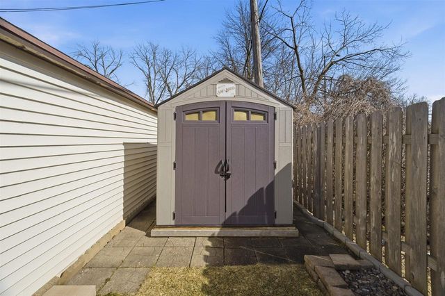 88 FOSTER COURT, Appleton, WI 54915