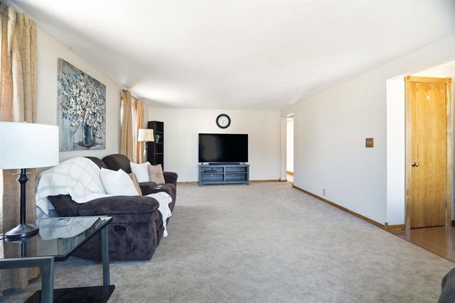 88 FOSTER COURT, Appleton, WI 54915