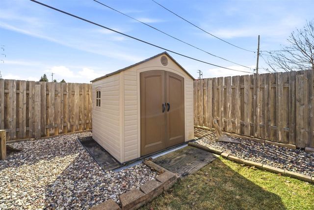 88 FOSTER COURT, Appleton, WI 54915