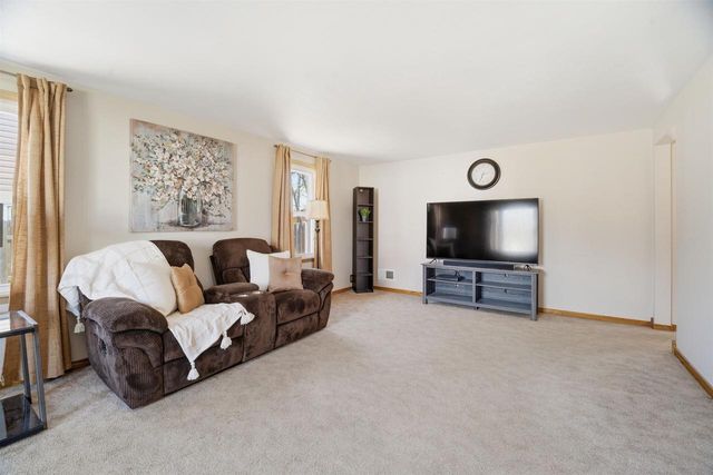 88 FOSTER COURT, Appleton, WI 54915