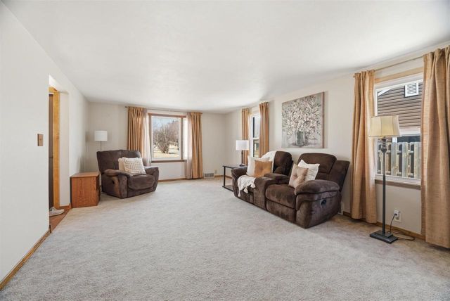 88 FOSTER COURT, Appleton, WI 54915