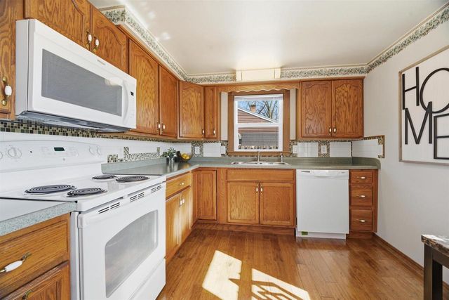 88 FOSTER COURT, Appleton, WI 54915