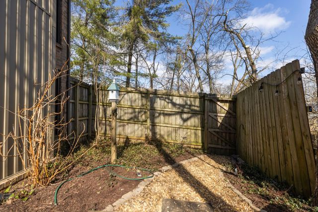 817 Battlefield Dr, Nashville, TN 37204