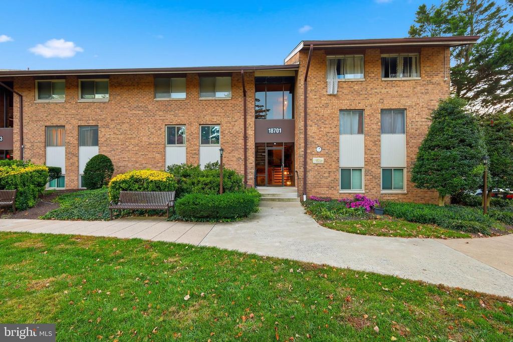 18701 WALKERS CHOICE RD #18701, Gaithersburg, MD 20886