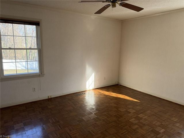 275 Carter Circle, Winston-salem, NC 27106