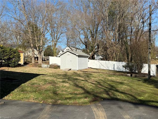 275 Carter Circle, Winston-salem, NC 27106