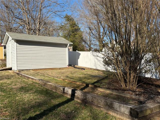 275 Carter Circle, Winston-salem, NC 27106