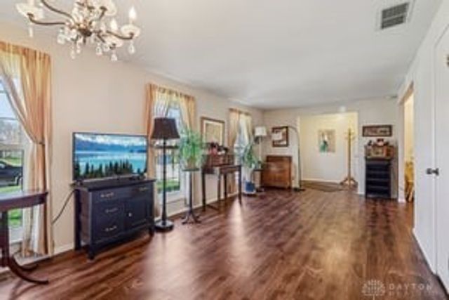 7500 Dial Drive, Huber Heights, OH 45424