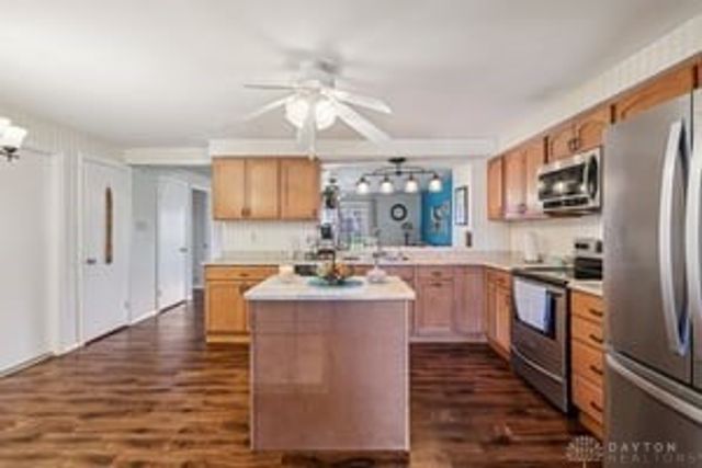 7500 Dial Drive, Huber Heights, OH 45424