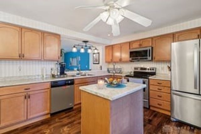 7500 Dial Drive, Huber Heights, OH 45424