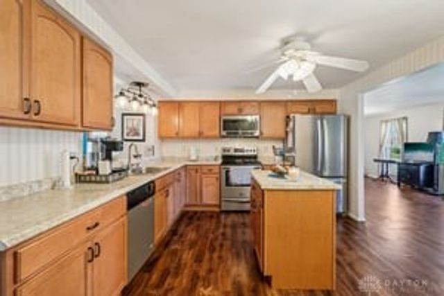 7500 Dial Drive, Huber Heights, OH 45424