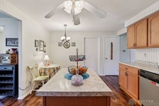 7500 Dial Drive, Huber Heights, OH 45424