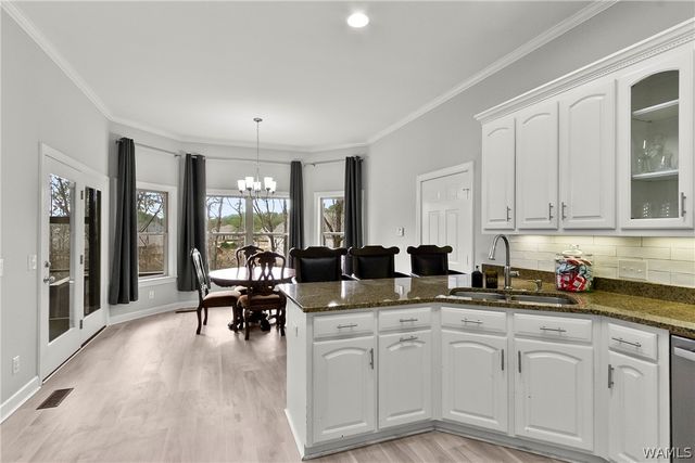 2706 Lake Crest Dr, Tuscaloosa, AL 35406