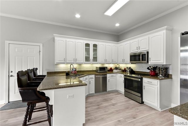 2706 Lake Crest Dr, Tuscaloosa, AL 35406