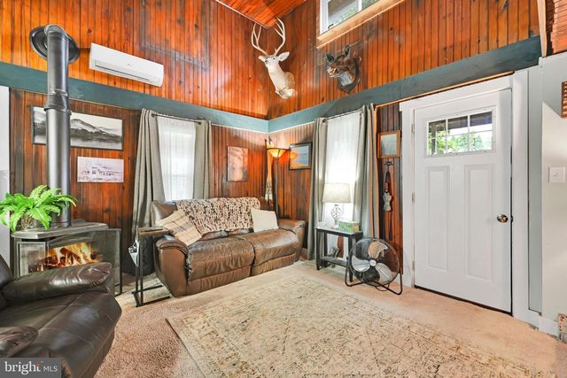 1443 RAILROAD RD, Dauberville, PA 19533