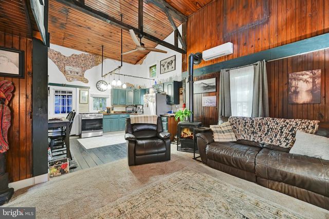1443 RAILROAD RD, Dauberville, PA 19533