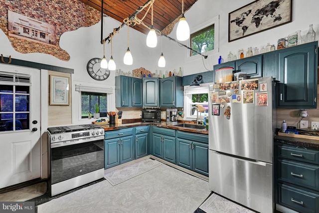 1443 RAILROAD RD, Dauberville, PA 19533