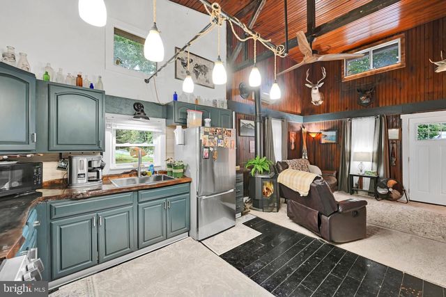 1443 RAILROAD RD, Dauberville, PA 19533