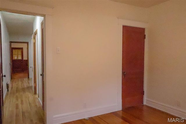 6418 Hoffman, St Louis, MO 63139