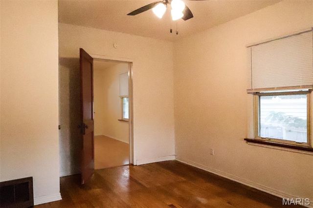 6418 Hoffman, St Louis, MO 63139