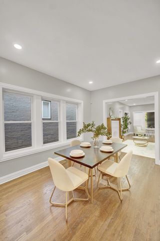 7707 S Ridgeland Avenue, Chicago, IL 60649