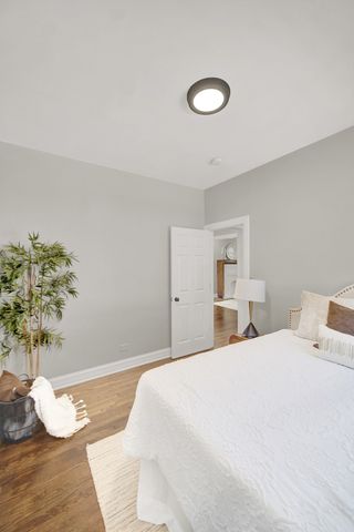 7707 S Ridgeland Avenue, Chicago, IL 60649