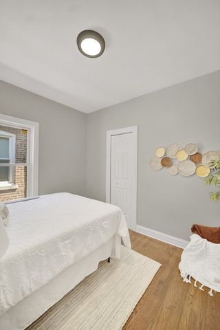 7707 S Ridgeland Avenue, Chicago, IL 60649