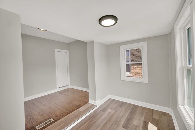 7707 S Ridgeland Avenue, Chicago, IL 60649