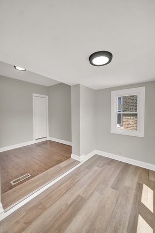 7707 S Ridgeland Avenue, Chicago, IL 60649
