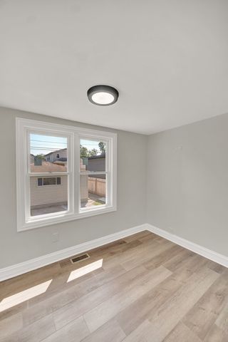 7707 S Ridgeland Avenue, Chicago, IL 60649