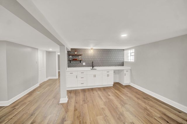 7707 S Ridgeland Avenue, Chicago, IL 60649