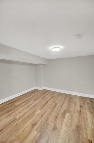 7707 S Ridgeland Avenue, Chicago, IL 60649