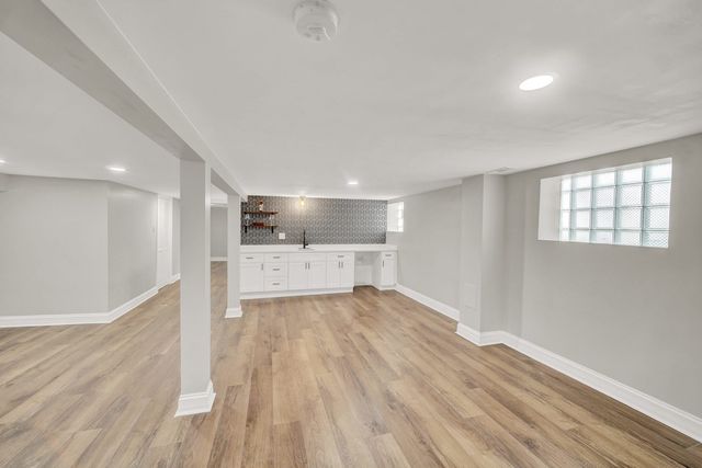 7707 S Ridgeland Avenue, Chicago, IL 60649
