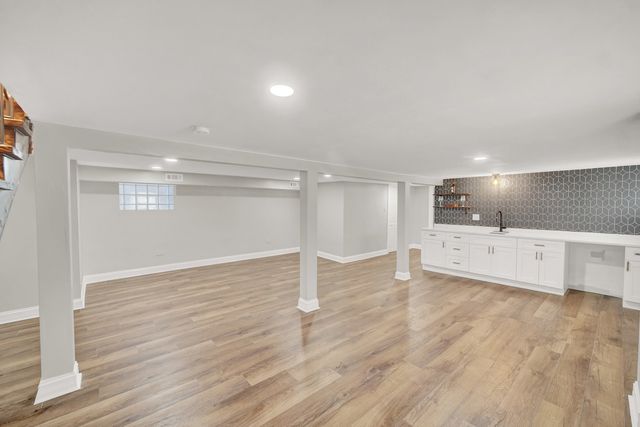 7707 S Ridgeland Avenue, Chicago, IL 60649