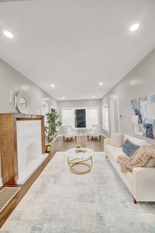 7707 S Ridgeland Avenue, Chicago, IL 60649