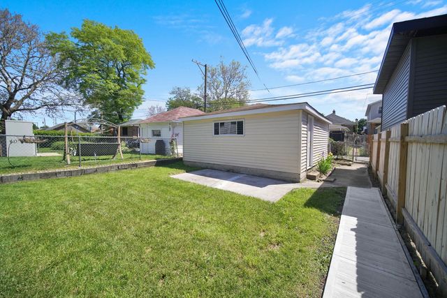 7707 S Ridgeland Avenue, Chicago, IL 60649