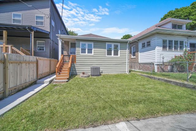 7707 S Ridgeland Avenue, Chicago, IL 60649