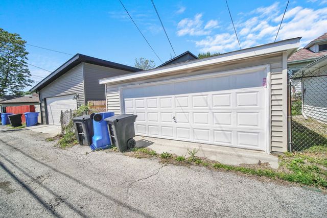 7707 S Ridgeland Avenue, Chicago, IL 60649