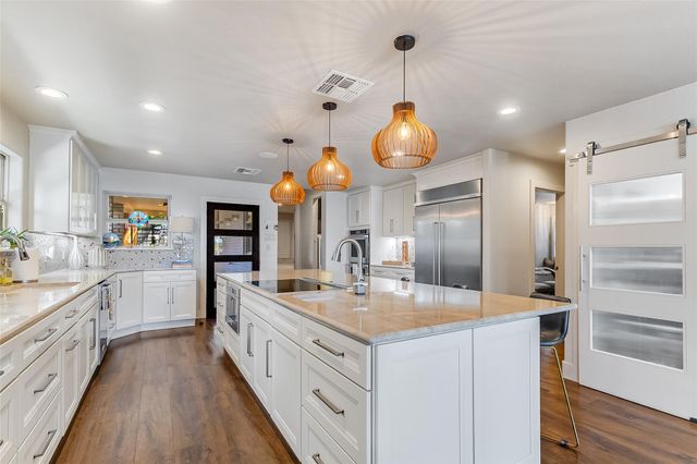 104 Raindrop LN, Kingsland, TX 78639