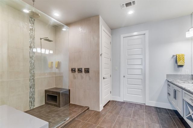 104 Raindrop LN, Kingsland, TX 78639