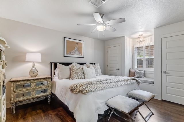 104 Raindrop LN, Kingsland, TX 78639